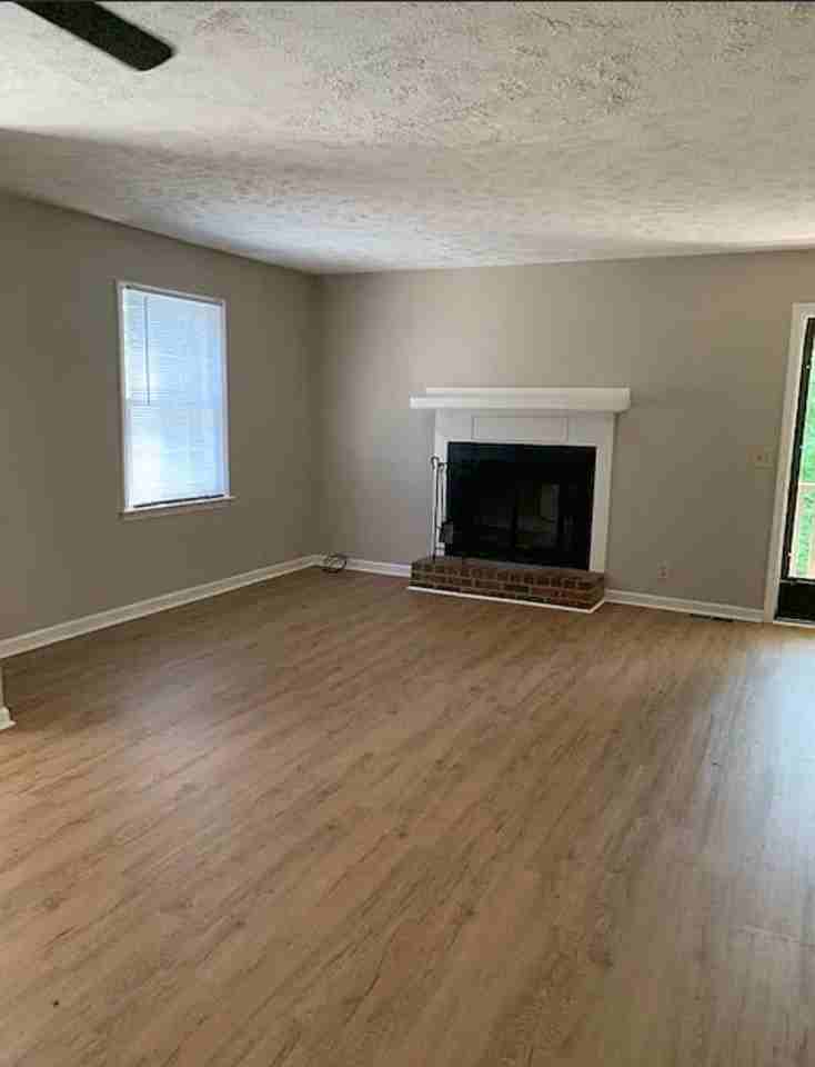 3118 Windemere Cir - Photo 2 of 8