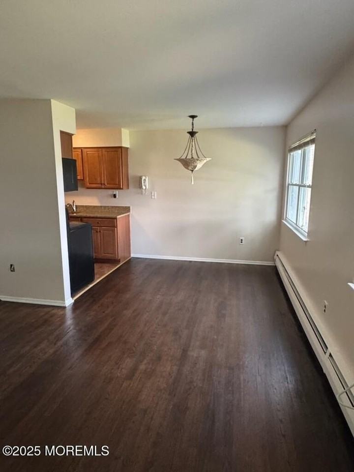 94 Stonehurst Blvd #B - Photo 3 of 12