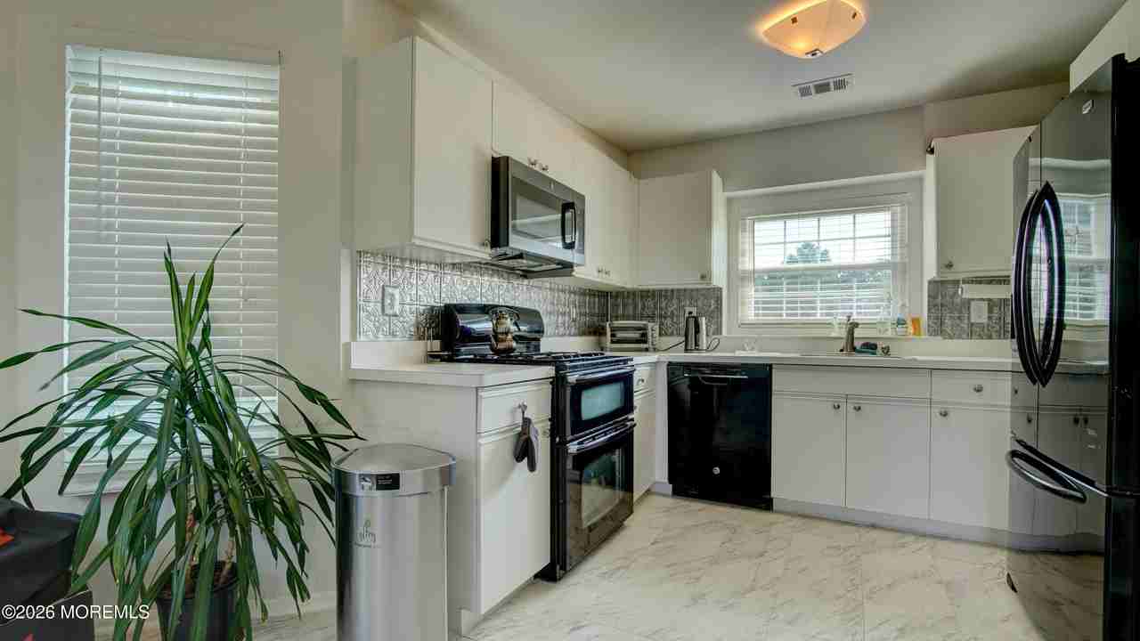 187 Kentucky Way - Photo 2 of 29