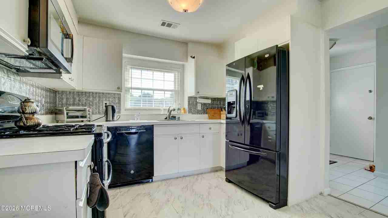 187 Kentucky Way - Photo 3 of 29