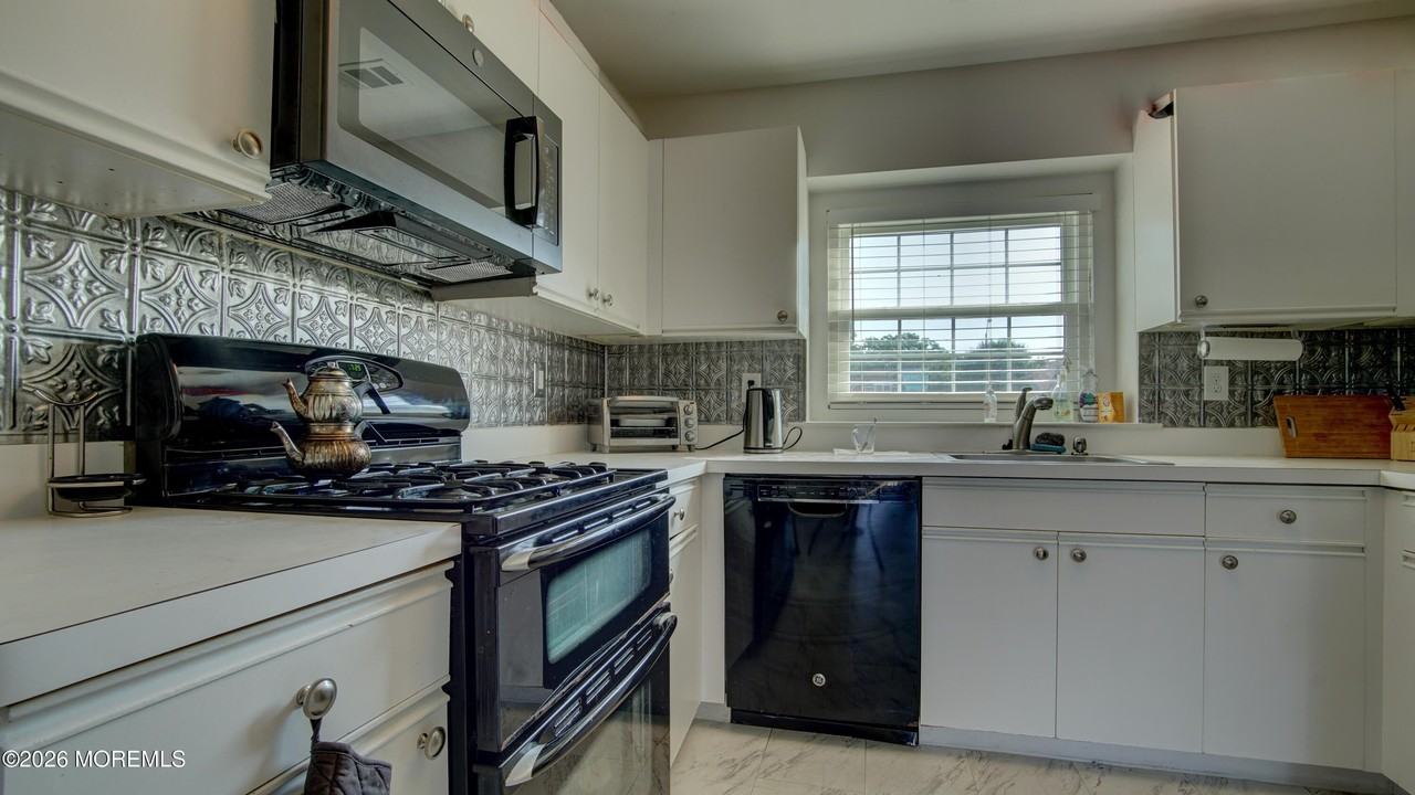 187 Kentucky Way - Photo 4 of 29