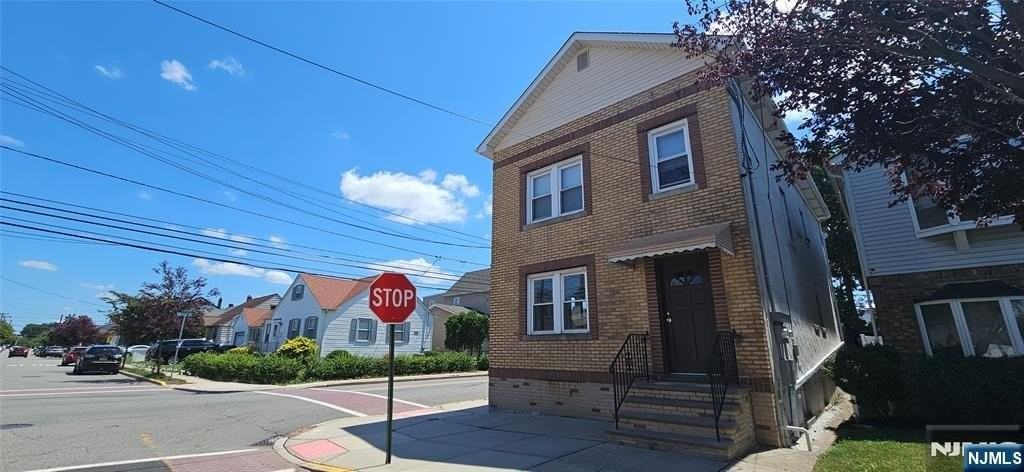 780 6th St #1 - Photo 3 of 26