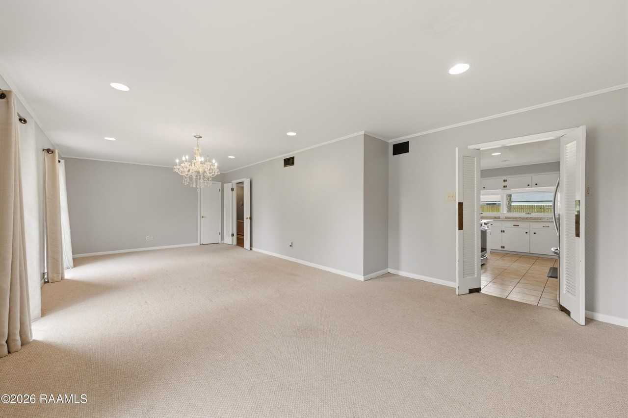308 Brentwood Blvd - Photo 2 of 25