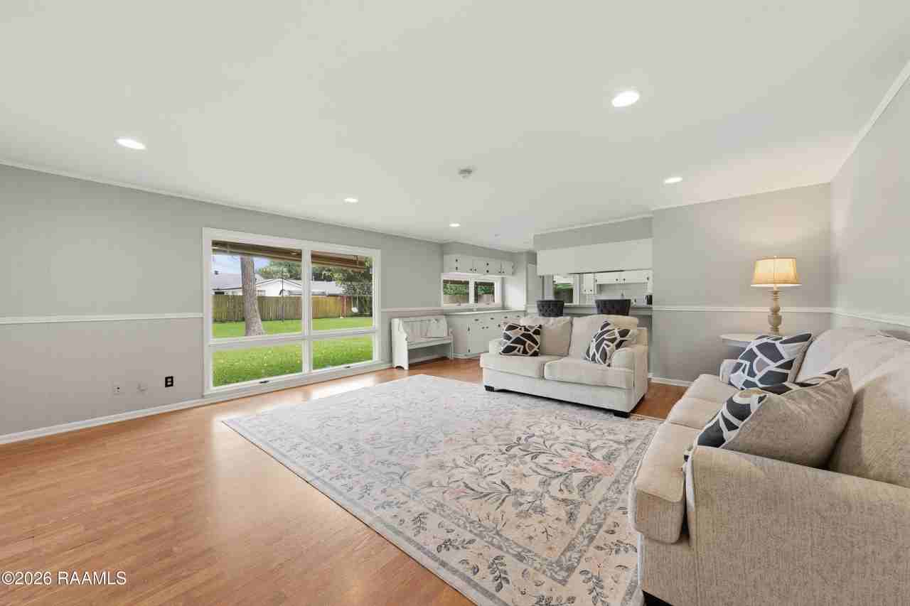 308 Brentwood Blvd - Photo 7 of 25