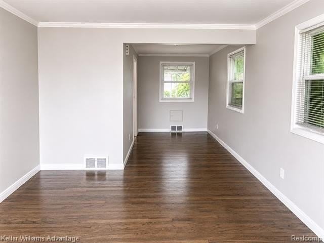 24434 W Chicago - Photo 2 of 6