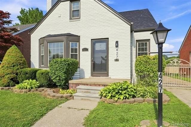 427 N Waverly St - Photo 4 of 41