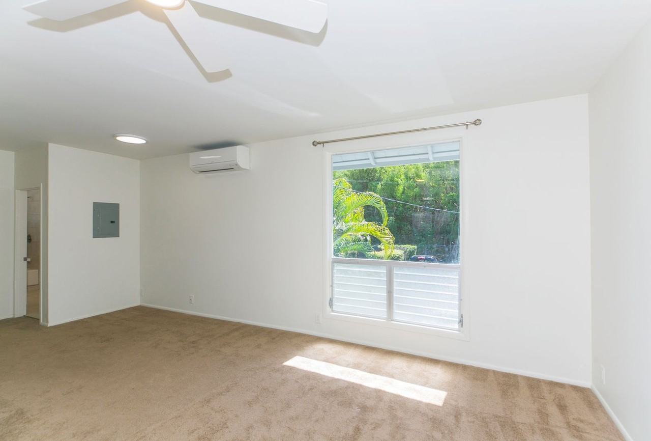 4715B Kahala Ave - Photo 4 of 18