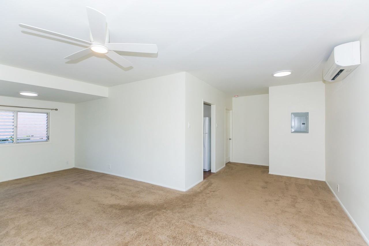 4715B Kahala Ave - Photo 7 of 18