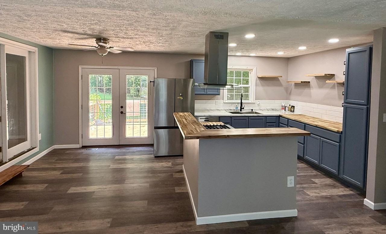 3745 Hunting Creek Rd - Photo 3 of 12