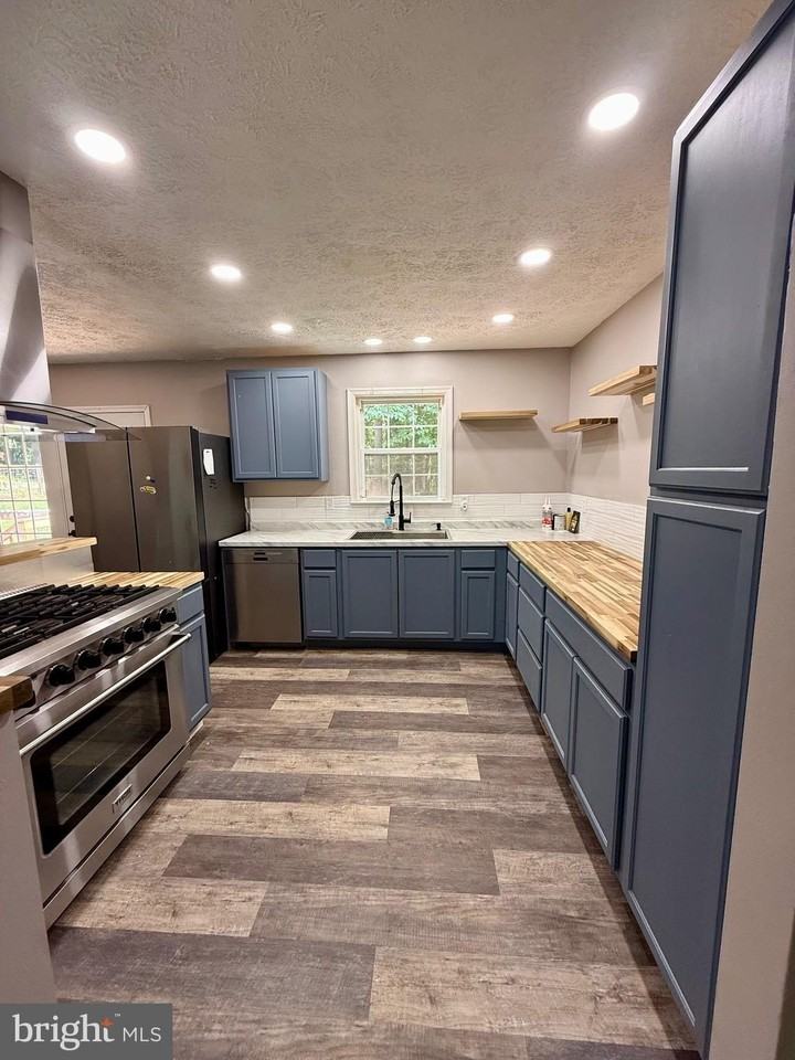 3745 Hunting Creek Rd - Photo 4 of 12