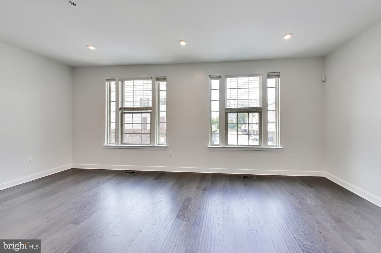 8012 Spring Arbor Dr - Photo 4 of 42