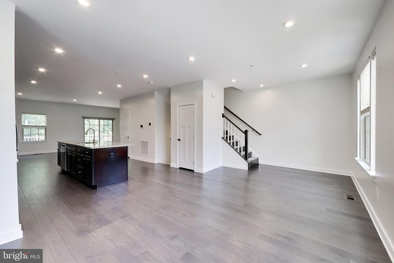 8012 Spring Arbor Dr - Photo 5 of 42