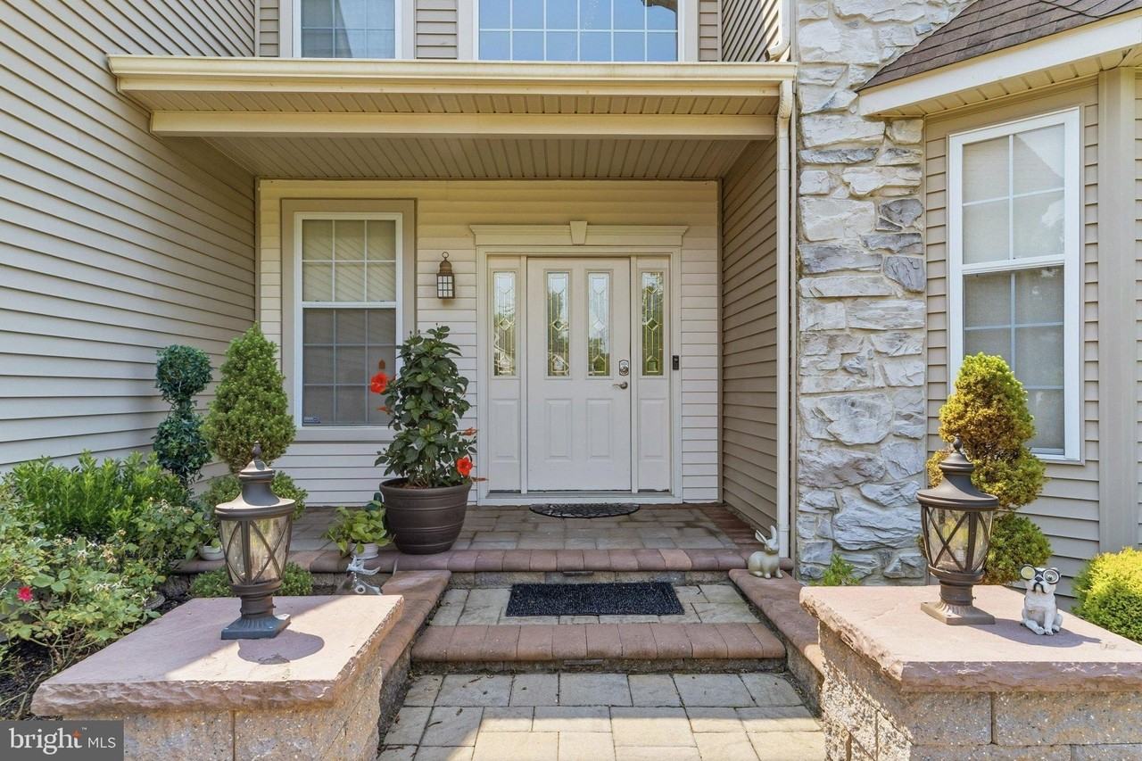 537 Riggs Ave - Photo 2 of 32