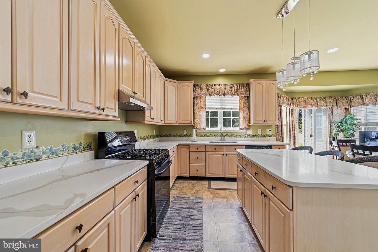 537 Riggs Ave - Photo 5 of 32