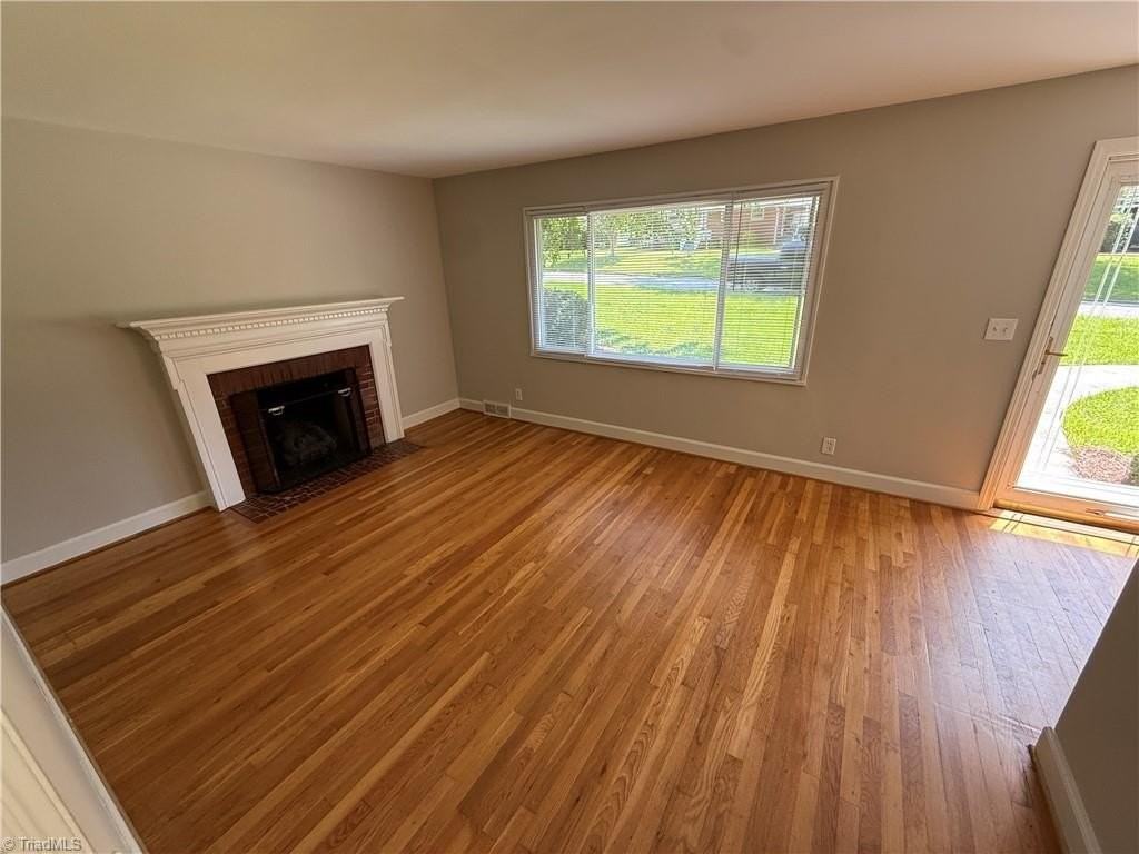 1408 Kenwood St - Photo 5 of 18