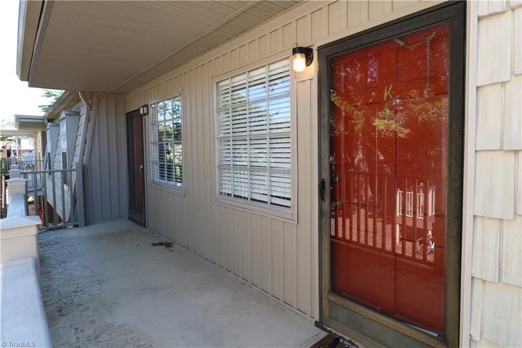 3822 Country Club Rd Apt K - Photo 2 of 12