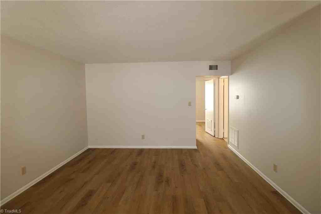 3822 Country Club Rd Apt K - Photo 3 of 12