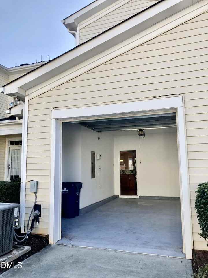514 Dragby Ln - Photo 4 of 50