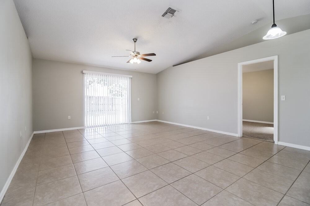 4313 Iveyglen Ave - Photo 3 of 16