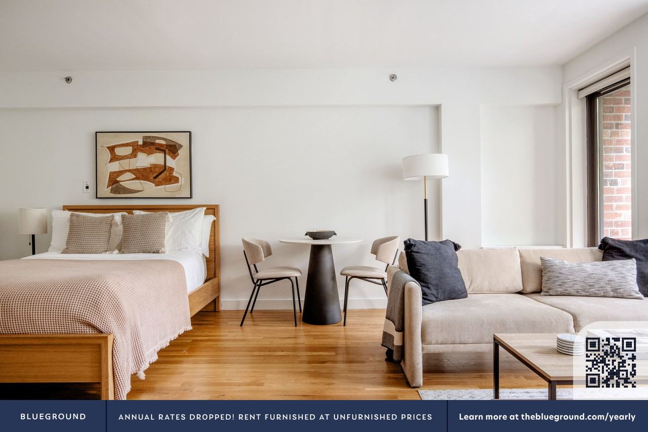 101 West 15th Street - Photo 4 of 50