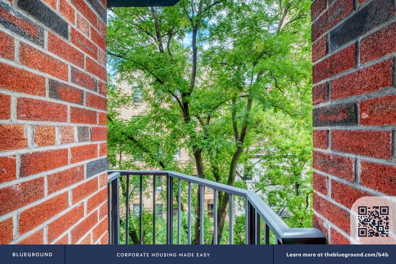 101 West 15th Street - Photo 6 of 50