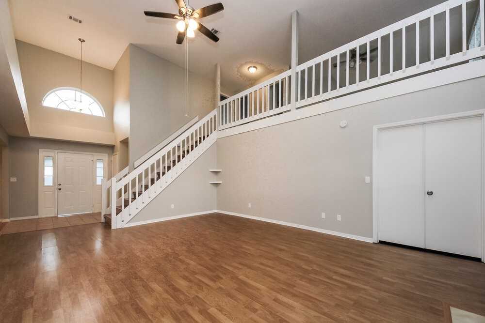 12618 Oldcastle Dr - Photo 4 of 17
