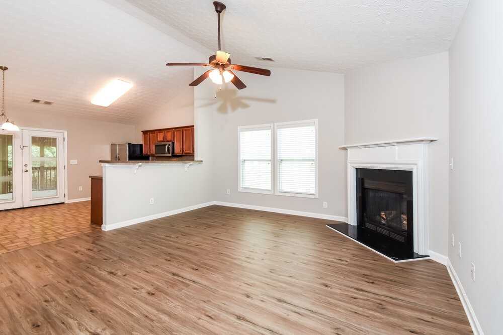 210 Winterbury Dr - Photo 5 of 16
