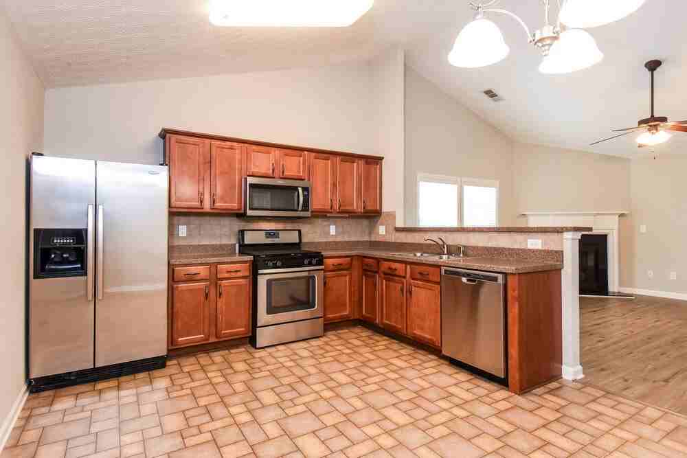 210 Winterbury Dr - Photo 7 of 16