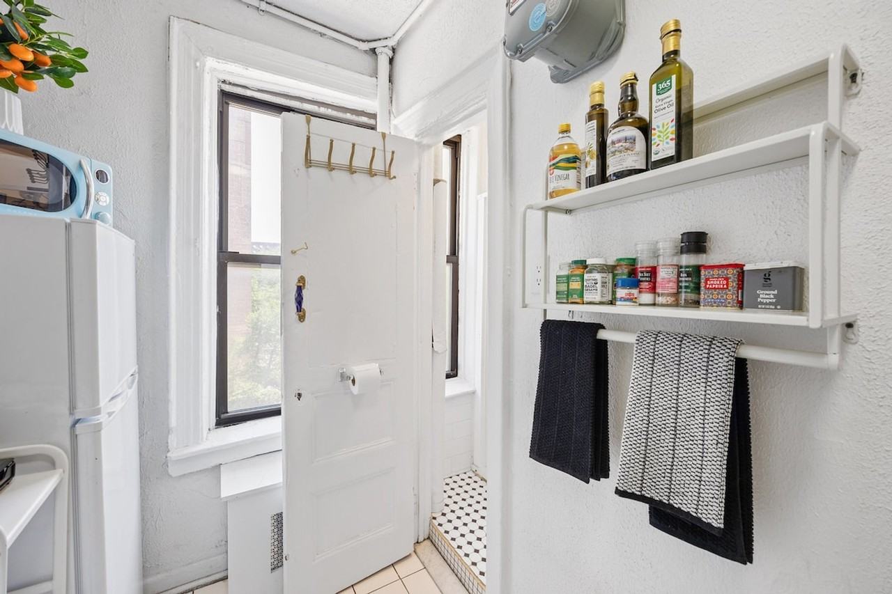 542 E 14th St #1261205P - Photo 7 of 23
