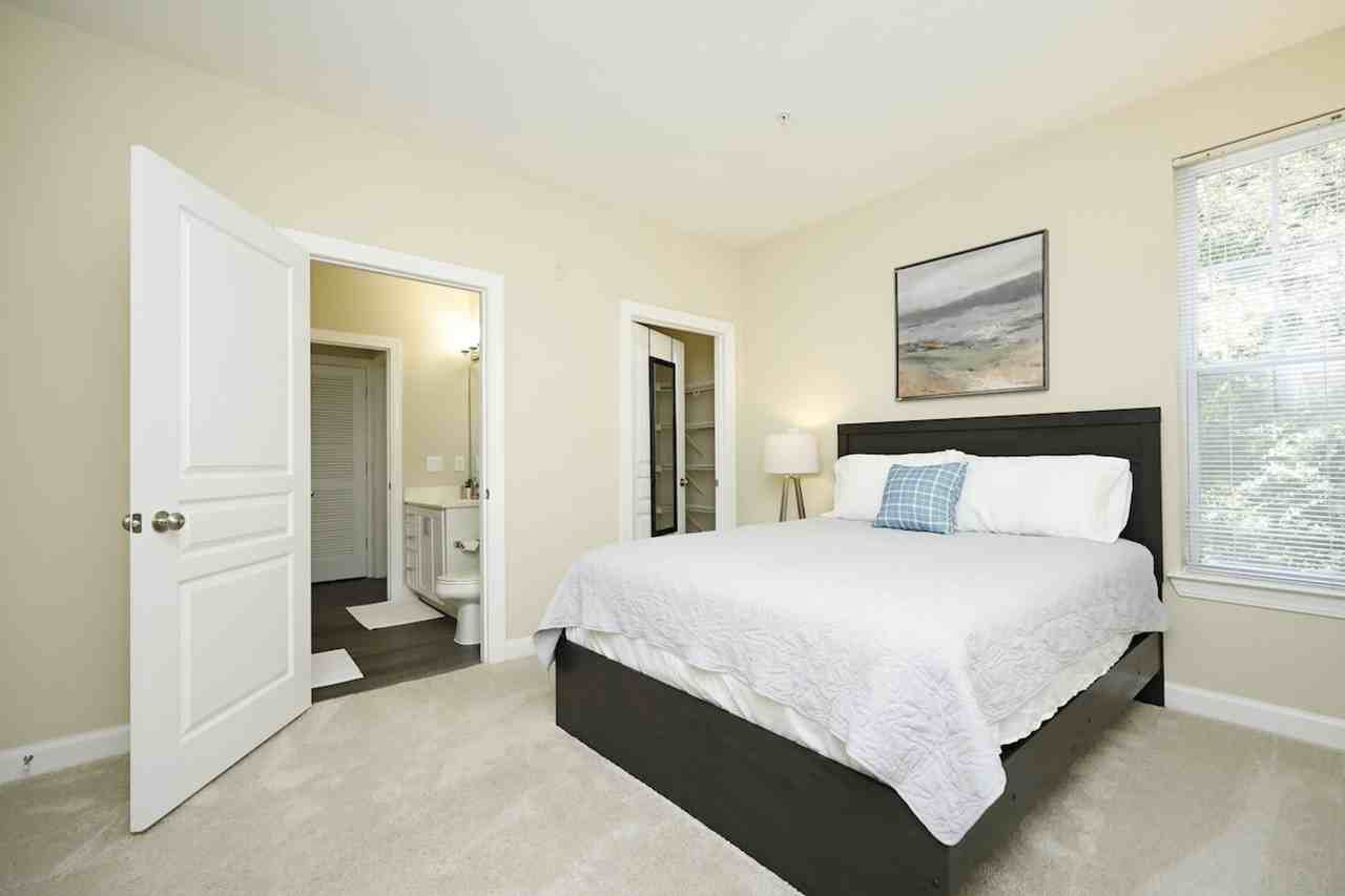 2431 Brisbane Woods Way - Photo 3 of 20