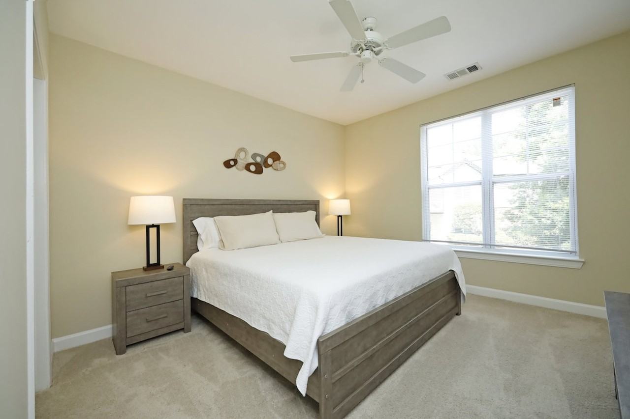 2431 Brisbane Woods Way - Photo 4 of 20