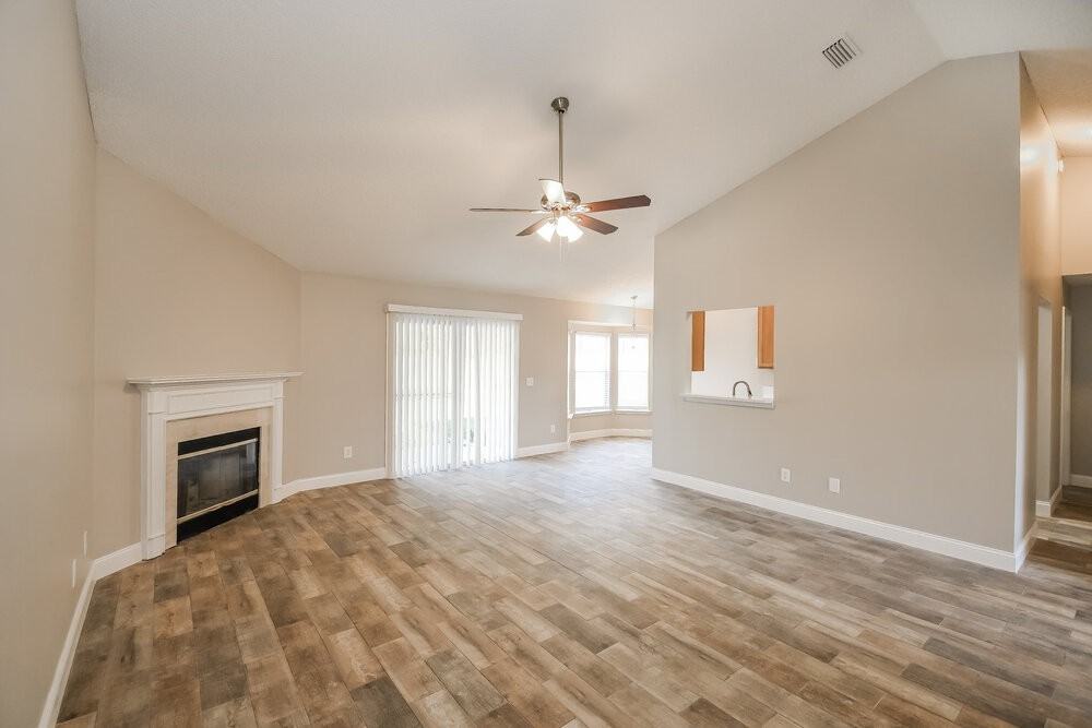 1068 Ardmore St - Photo 4 of 16