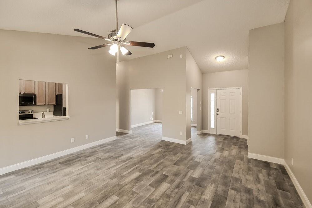 1068 Ardmore St - Photo 5 of 16