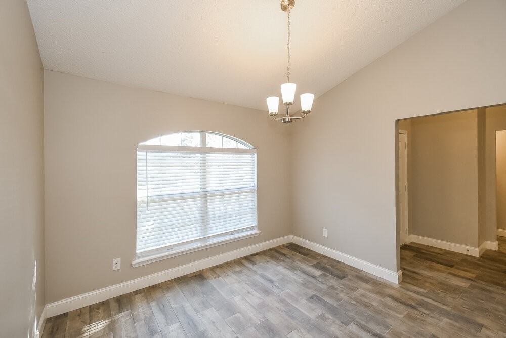 1068 Ardmore St - Photo 6 of 16
