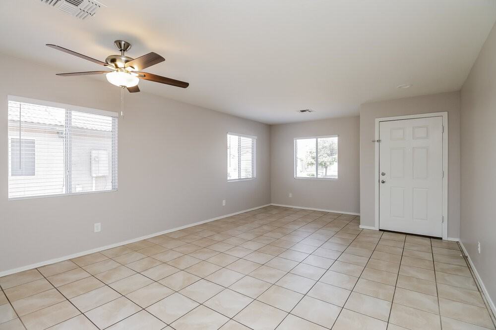 6217 W Encinas Ln - Photo 4 of 17