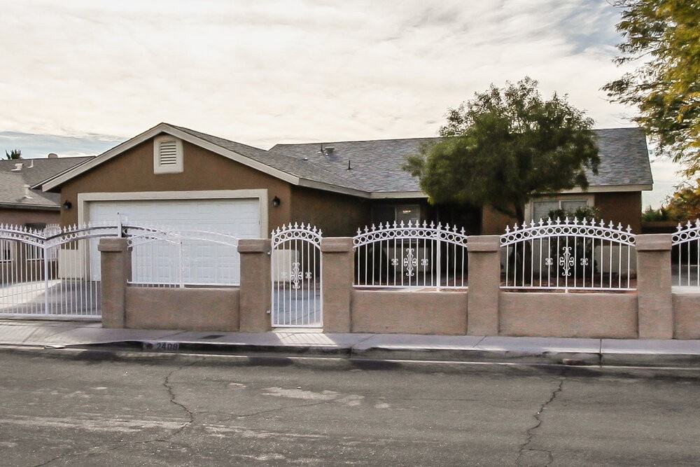 2409 Grand Prize Ave - Photo 2 of 15