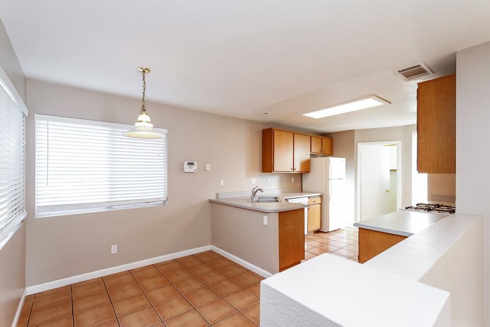 2409 Grand Prize Ave - Photo 6 of 15