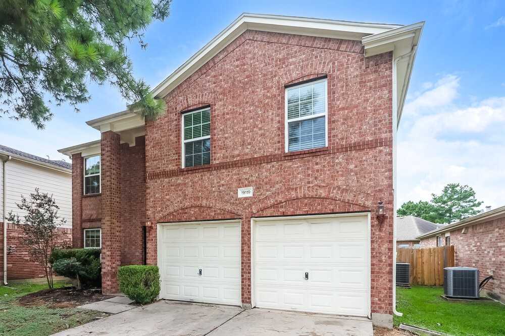 19119 Royal Isle Dr - Photo 4 of 20