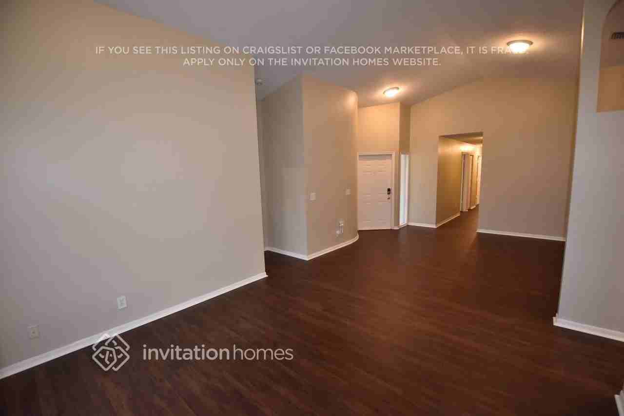 7843 Nautique Ct - Photo 2 of 11