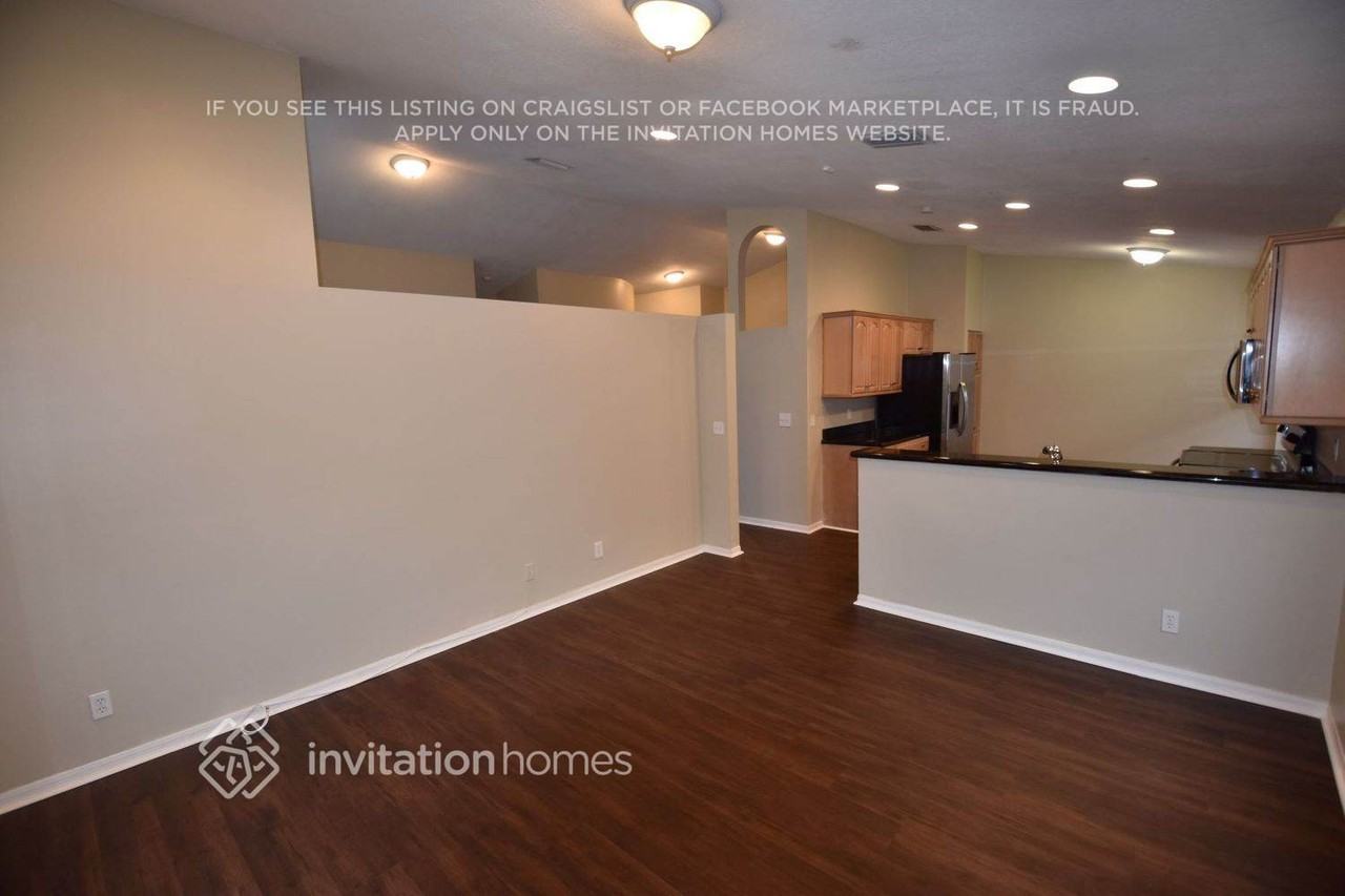 7843 Nautique Ct - Photo 3 of 11