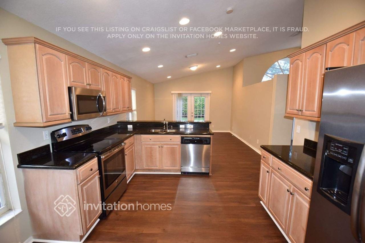 7843 Nautique Ct - Photo 4 of 11
