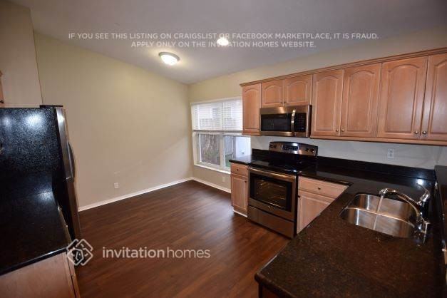 7843 Nautique Ct - Photo 5 of 11