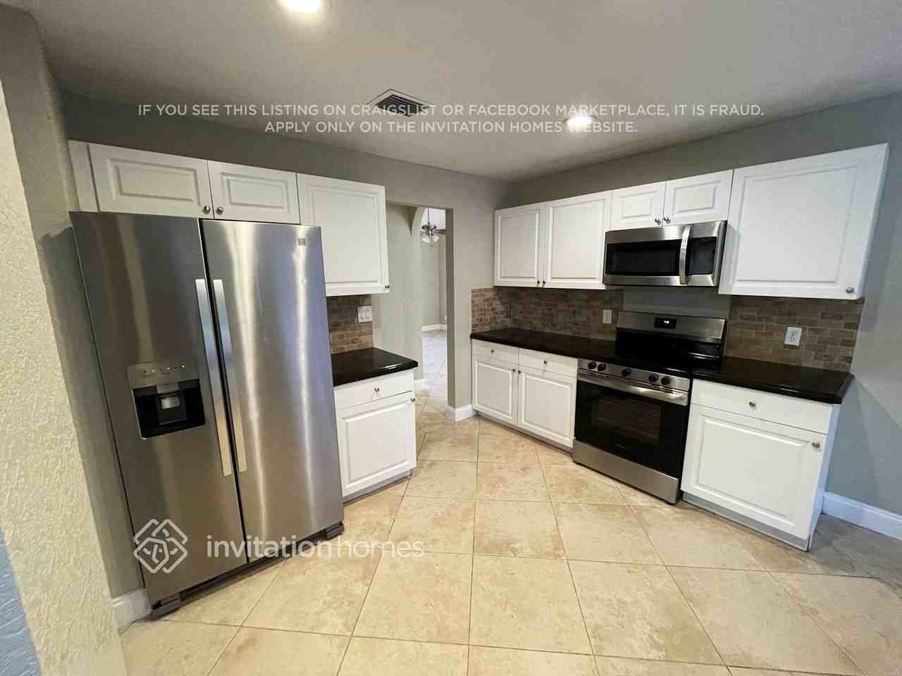 3261 Nw 108th Dr - Photo 4 of 18