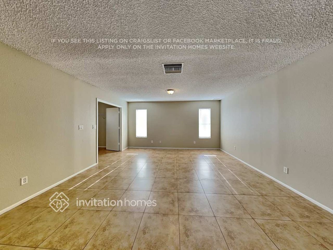 2343 W Portobello Ave - Photo 5 of 19