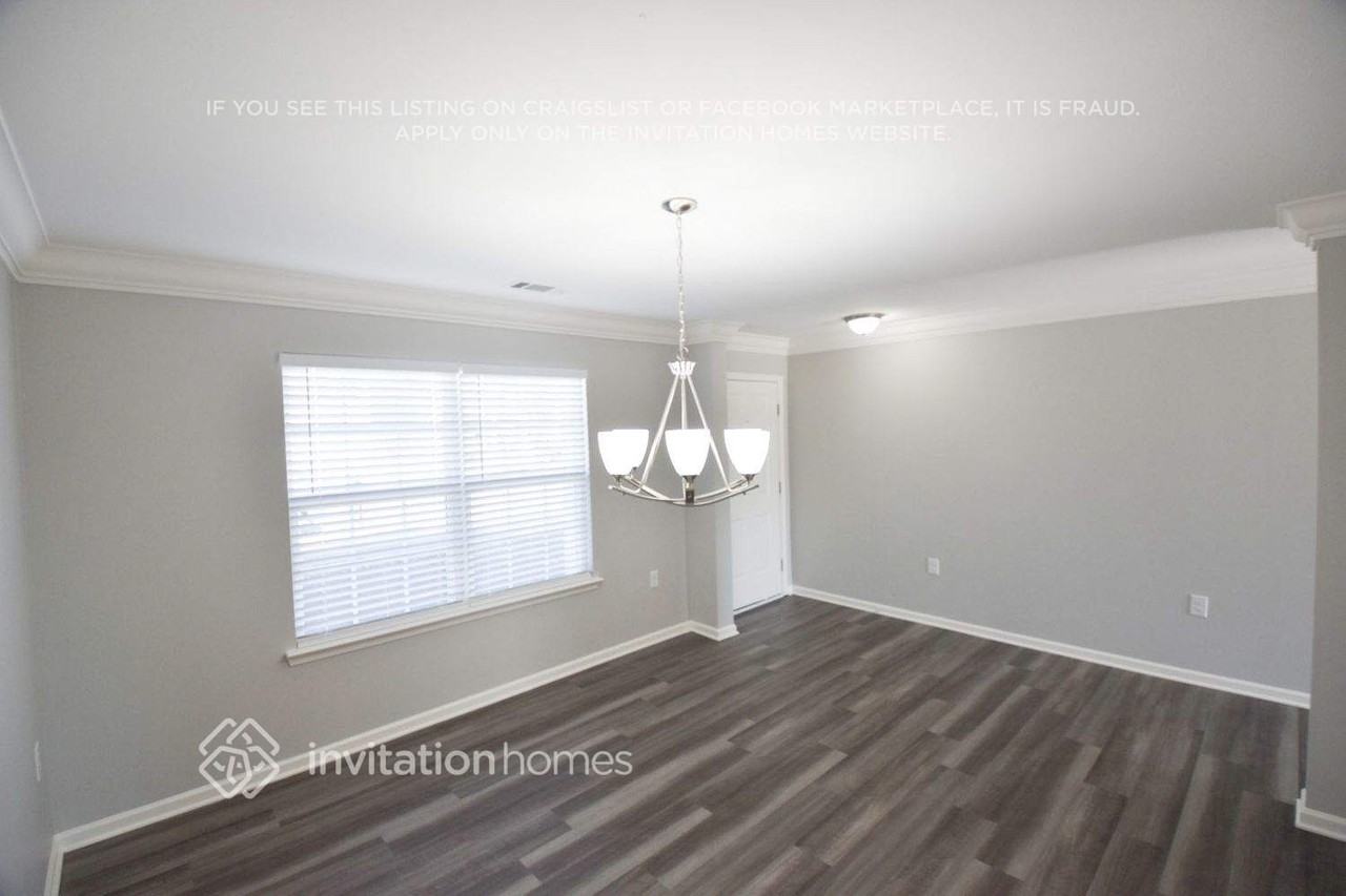 1719 Eastway Dr - Photo 6 of 14