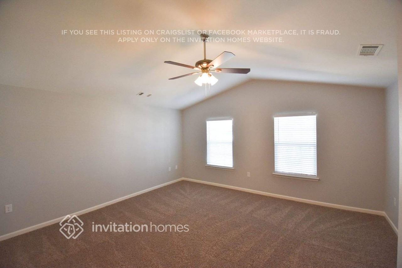 1719 Eastway Dr - Photo 7 of 14