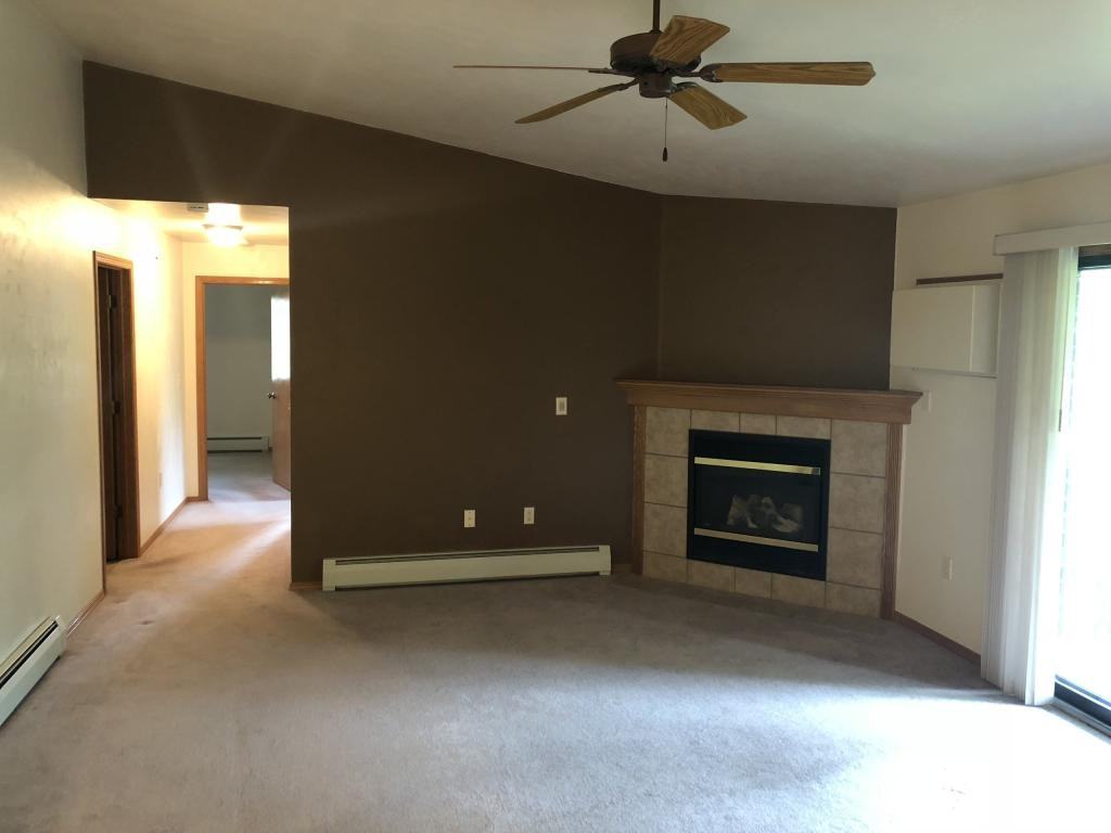 1841 Rosewood St - Photo 4 of 11