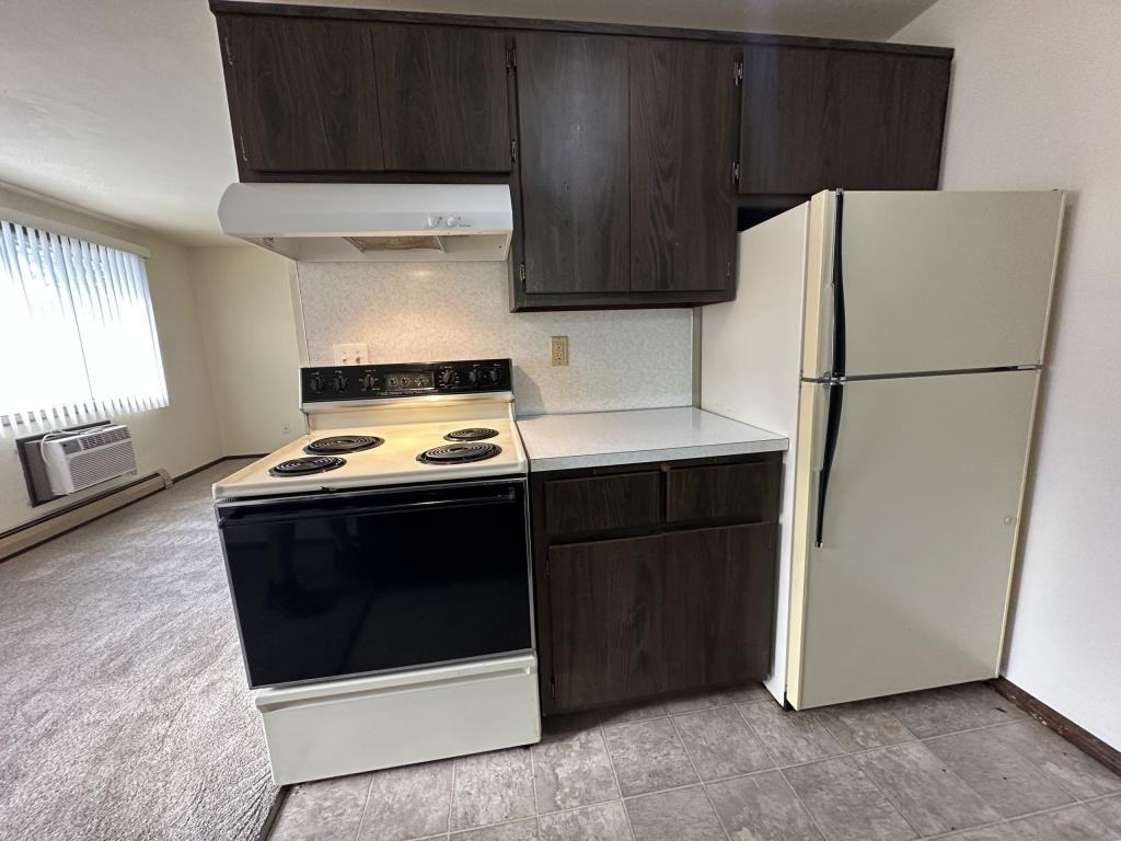 1382 Western Ave - Photo 3 of 10