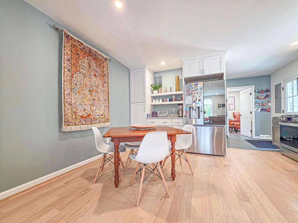 302 E Custis Ave - Photo 6 of 23