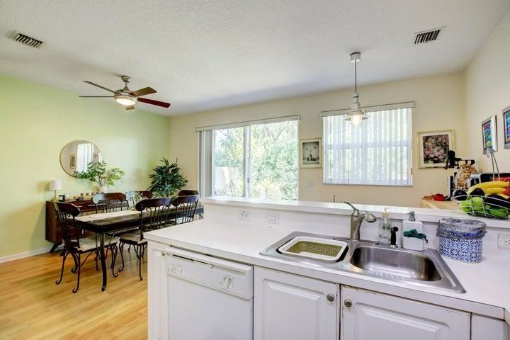 11705 Northwest 47th Drive - Photo 5 of 9